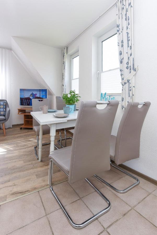 Haus Am Kajedeich Mit Fruehstuecksoption Apartamento Bensersiel Exterior foto