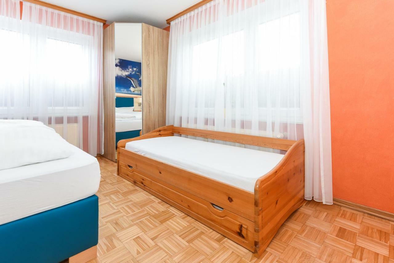 Haus Am Kajedeich Mit Fruehstuecksoption Apartamento Bensersiel Exterior foto